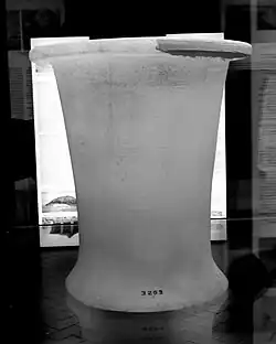 Nom de naissance d'Ounas avec Nesout-bity devant le cartouche et Sa-Râ dans le cartouche.