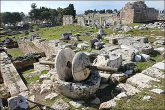 Vestiges sur le site archéalogique.