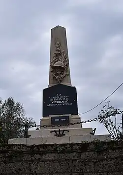 Le monument aux morts.