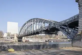 Le viaduc depuis le quai d'Austerlitz.