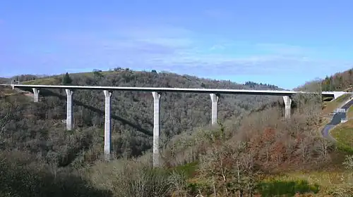 Le viaduc de l'Elle.