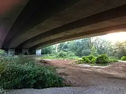 Viaduc bâti en prévision d'un ancien projet de liaison entre le canal Albert et le canal de l'Escaut au Rhin.