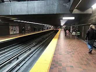 Image illustrative de l’article Viau (métro de Montréal)