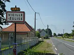 Entrée de Vieille-Église du côté de Saint-Omer-Capelle.