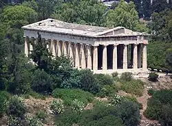 Le temple d'Héphaïstos, à Athènes, est un temple bien conservé de plan hexastyle périptère.