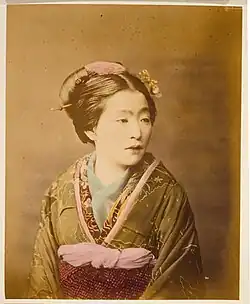 Femme en kimono.
