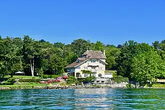 Villa « La Favorite », route de Lausanne 240, 46° 14′ 09″ N, 6° 09′ 00″ E