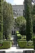La villa d'Este vue des jardins situés en contrebas.