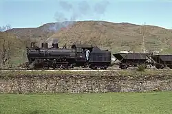 La 132 T Engerth no&nbsp;11 vient de quitter Villablino avec un train pour Caboalles, au mois d'avril 1983.