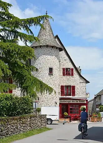 Auberge de la tour, place de la Fontaine