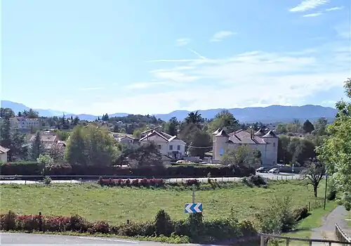 Hotel de ville de Coublevie dans son environnement