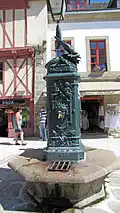 La fontaine de la place Saint-Guénolé dite "au crocodile"