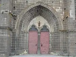 Le portail de l'église.