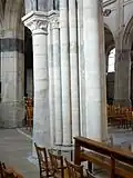 Pilier sud-ouest, côté est.