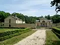 La maison forestière de la Faisanderie d'Apremont, de 1830, fait partie du domaine de Chantilly.