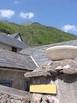 Vue sur le pic de Viscos (2&nbsp;141&nbsp;m).