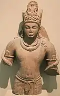 Le Vishnou de Mathura. Statue en grès rouge datée du Ve&nbsp;siècle.