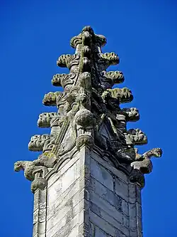 Un des pinacles du massif occidental.