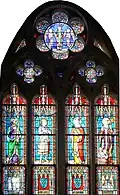 Vitrail au dessus-du portail.