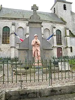 Le monument aux morts pour la patrie.