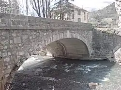 Pont moderne, en aval (1er état de 1894, élargi par la suite).