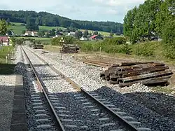 Renouvellement voie et ballast en gare de Gilley en 2010.