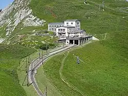 Vue générale depuis le sentier menant au sentier du jardin alpin.