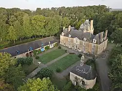 Vue d'ensemble du Château du Bois Glaume.