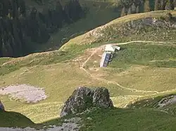 Vue depuis le sommet sur les chalets d'Oche.