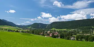 Vue du val de Travers depuis Môtiers.