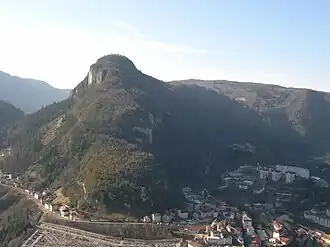 Vue sur le mont Chabot depuis le mont Bayard.