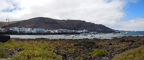 Le village d'Orzola au pied du Loma del Zalahar