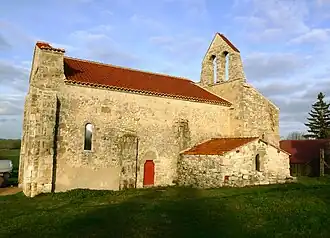 L'église Saint-André de Taxat vue depuis le sud