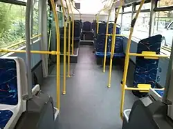 Vue intérieure d'un Heuliez GX 327 du réseau de bus SITUS.