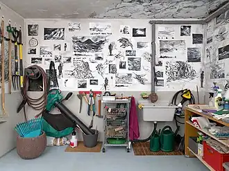 Dessins sur les murs de la maison.