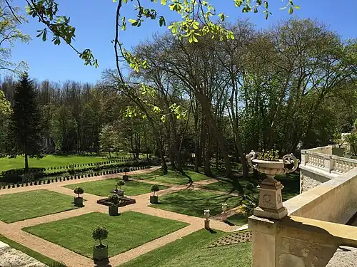 Vue sur les grands parterres classés.