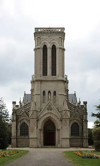 Église Saint-Joseph : la façade principale.