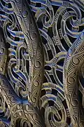 Détail du bois sculpté d’un bateau maori de cérémonie