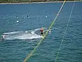 Téléski nautique — wakeboard sur l'île de Krk entre les villes Punat et Krk, en Croatie