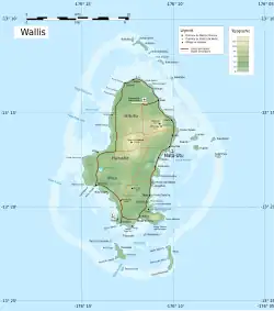 Carte topographique en couleur de Uvea (Wallis). Les trois passes dans le lagon sont visibles sur la gauche (ouest)