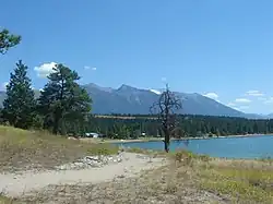 Vue du lac Wasa dans le sillon des Rocheuses.