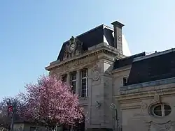 La Caisse d'Épargne (1904).