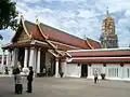 Wat Phra Sri Rattana Mahathat, grand wihan  et chedi en forme de prang