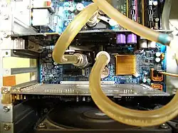 Au niveau de la carte graphique.