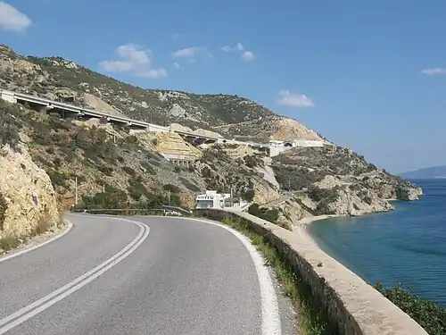 Sur la côte occidentale de l'Attique.