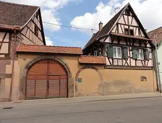 Ancienne ferme (XVIIe-XIXe),32 rue Birris.