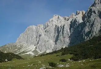 Vue de la face sud-est de la Schüsselkarspitze.