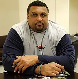 Description de l'image Willie Roaf at Camp Basra 2-3-09.JPG.