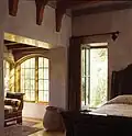 L'intérieur d'une belle maison en paille