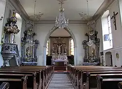 Vue intérieure de la nefvers le chœur.